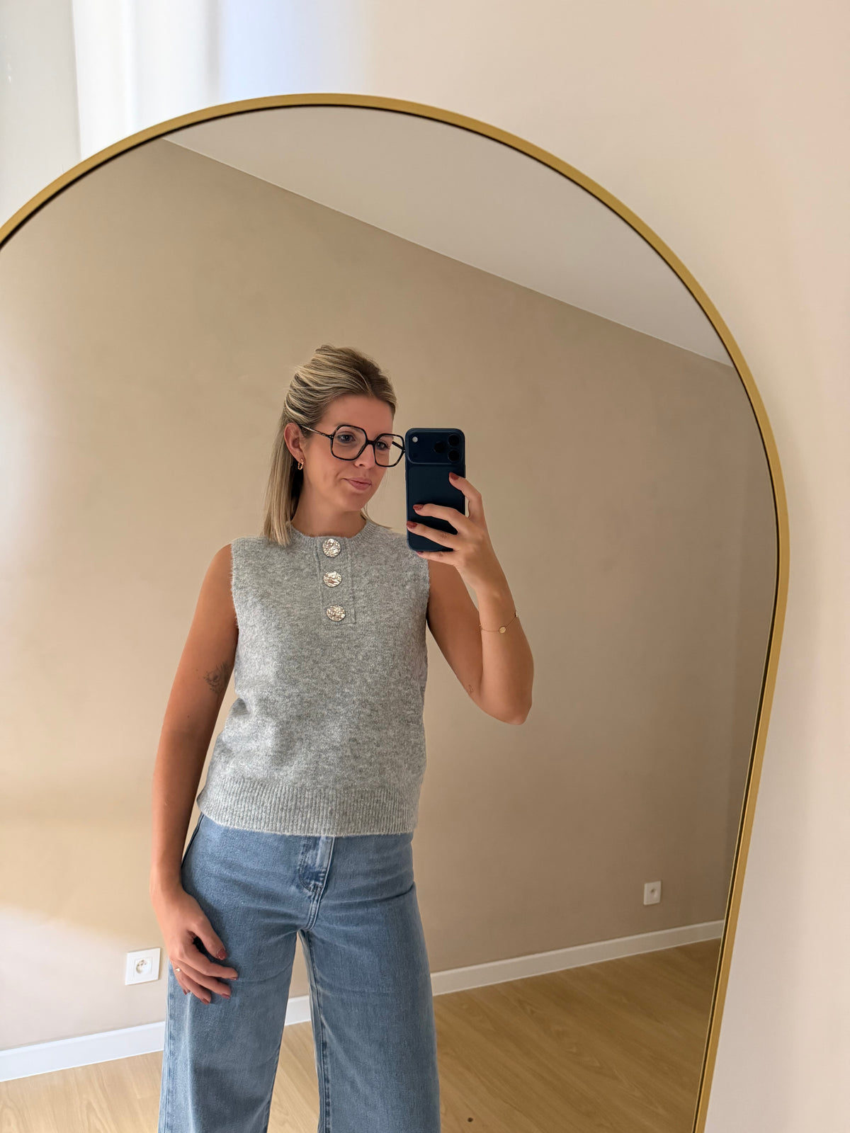 Lucy mouwloze knit - grijs