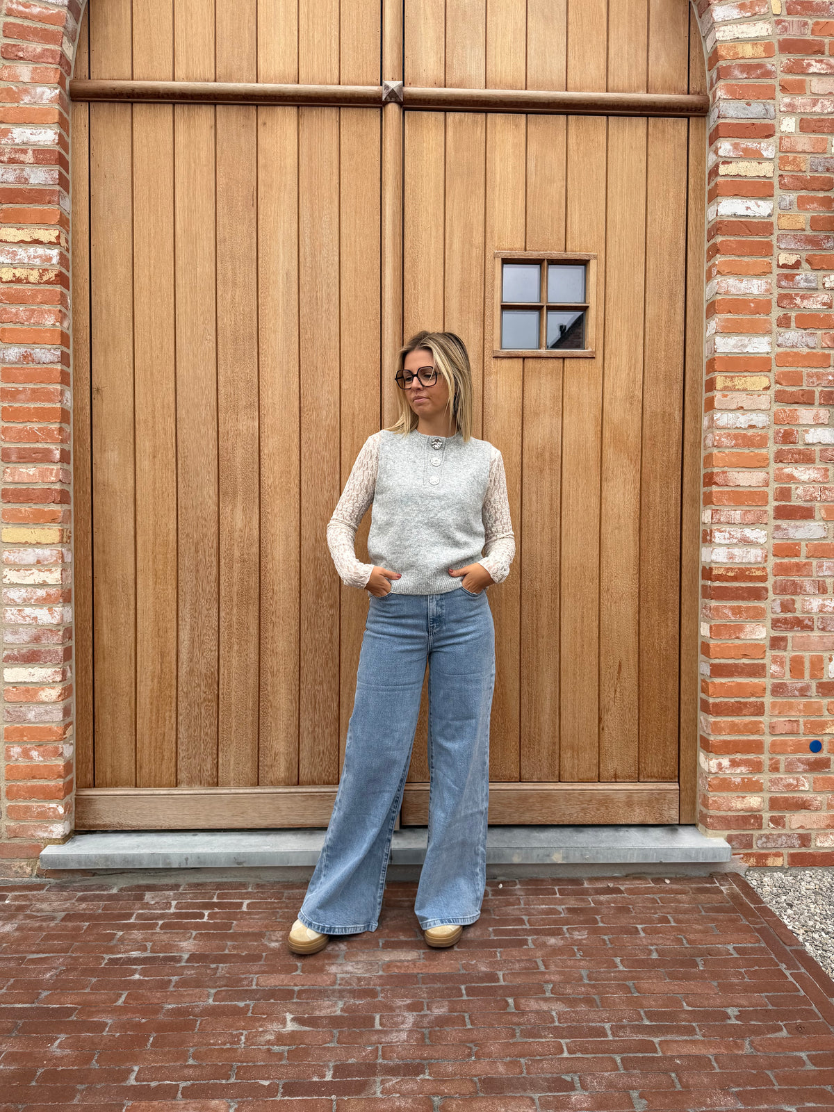 Lucy mouwloze knit - grijs