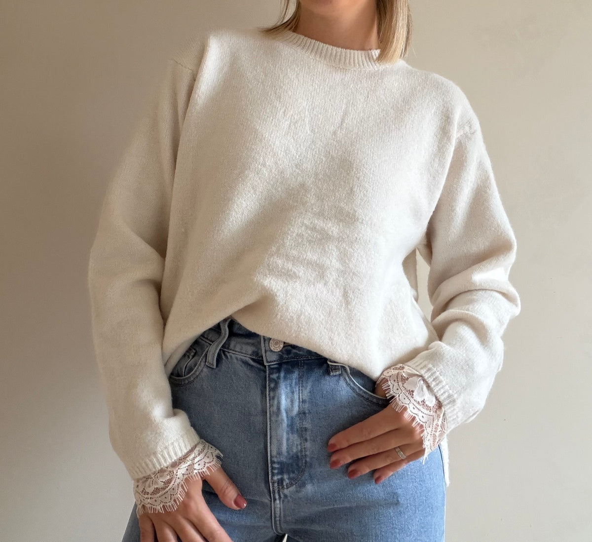 Ona knit met kant - wit/crème