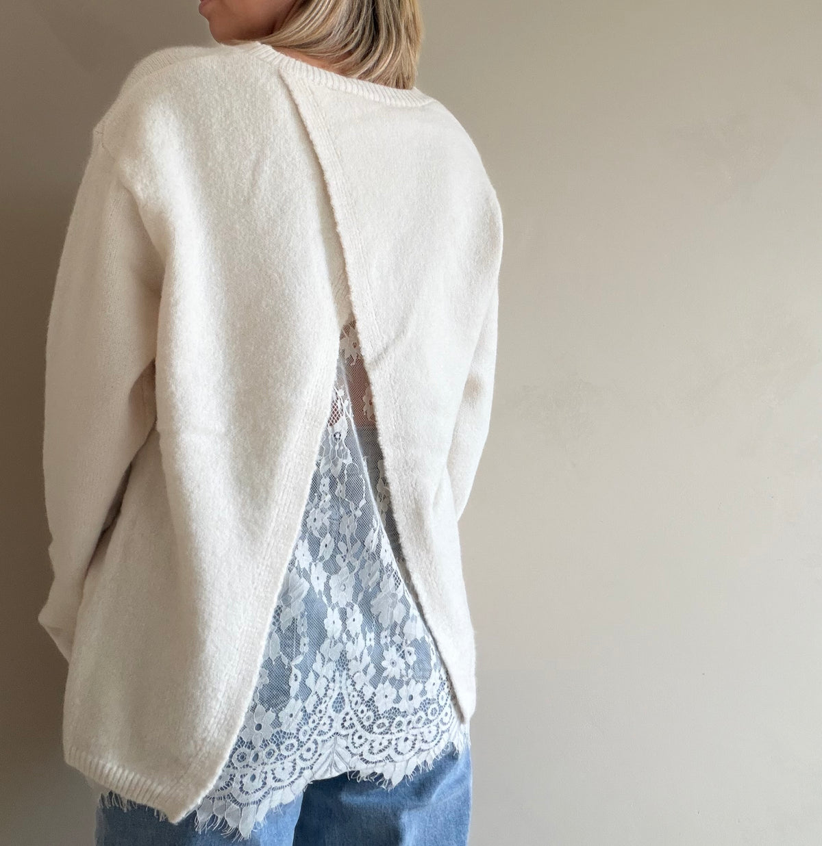 Ona knit met kant - wit/crème